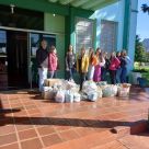 Candidatas a soberanas de Roque Gonzales realizam a entrega de produtos da Campanha Solidária
