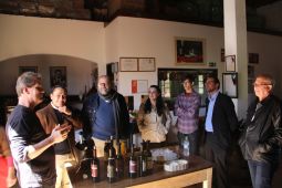Embaixadores visitam a Vinicola Fin
