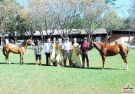 Expositores recebem troféus na amostra de gado de corte, ovinos e outras raças de cavalos