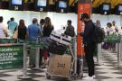 Bolsonaro veta o transporte gratuito de bagagem em voos