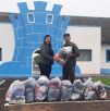 Companhia de Engenharia doa 1040 peças de roupas e 400 kg de alimentos para a Prefeitura